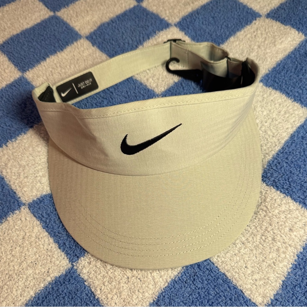 Light Grey Nike Dri-Fit Golf Visor